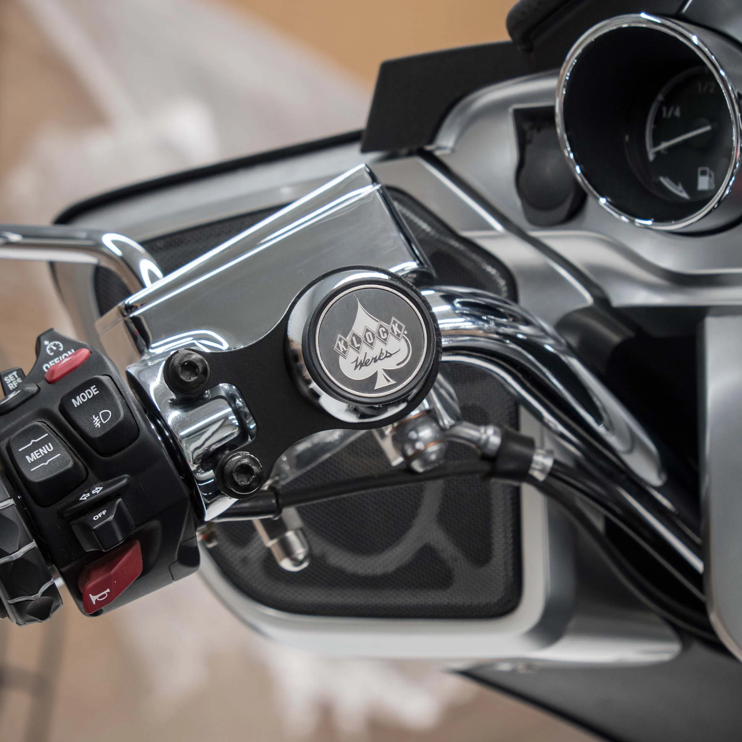 iOmounts® Magnetic Phone Mount for BMW® 2020-2025 R 18 - Image 4