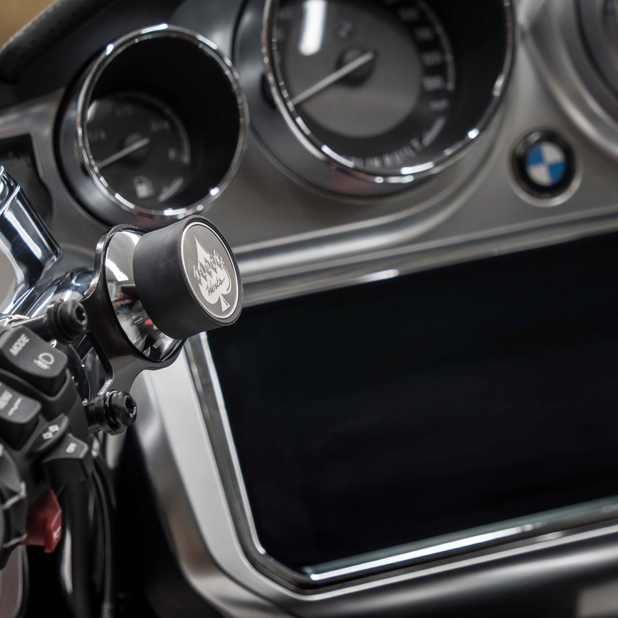 iOmounts® Magnetic Phone Mount for BMW® 2020-2025 R 18 - Image 5