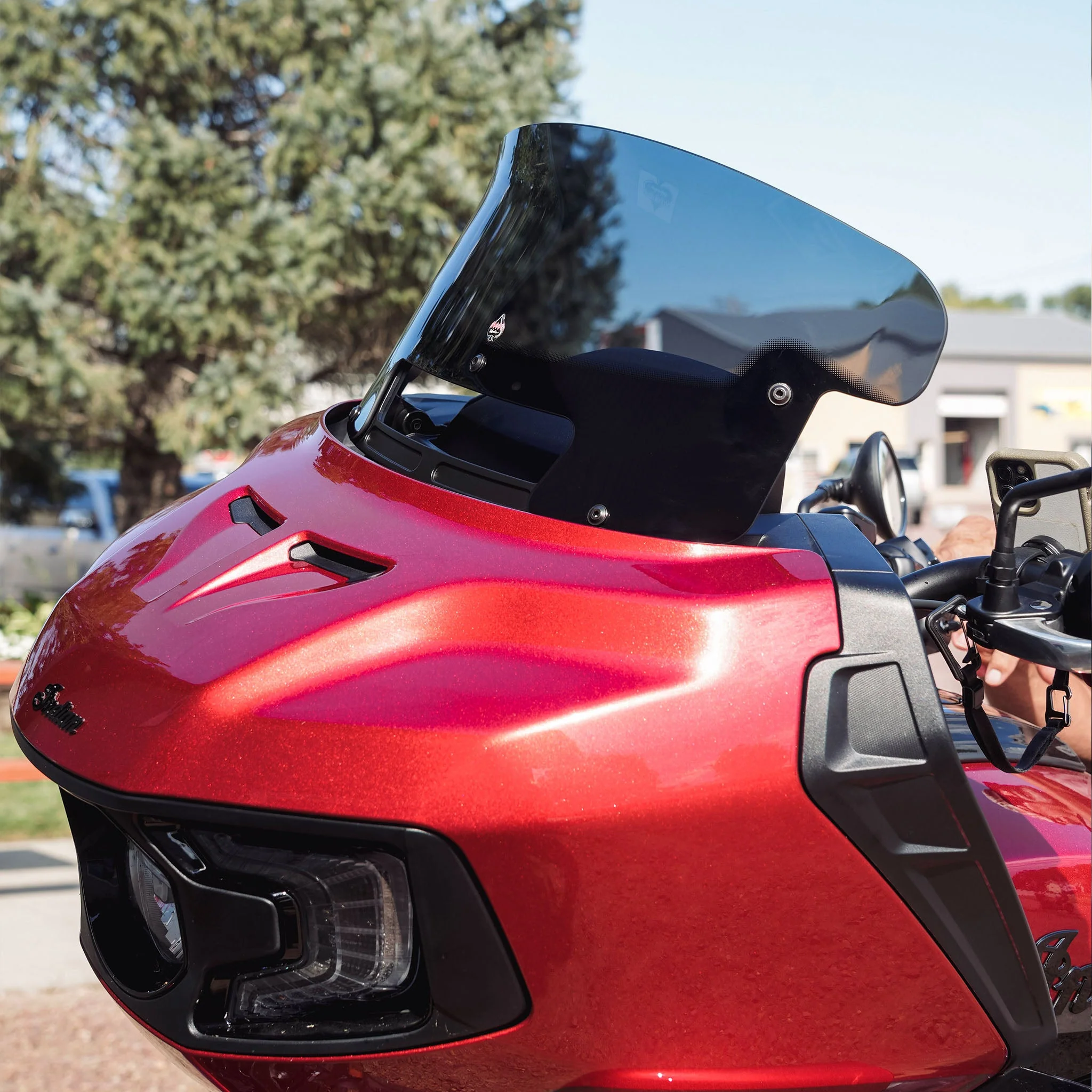FlareĀ® Windshield for IndianĀ® 2020-2026 Challenger and Pursuit - Image 4