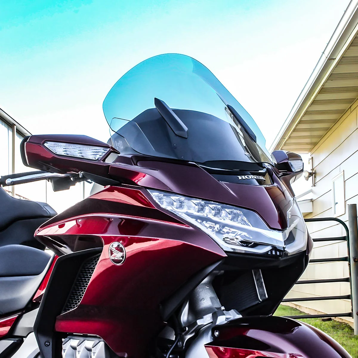 FlareĀ® Windshield for HondaĀ® 2018-2025 Gold Wing - Image 3