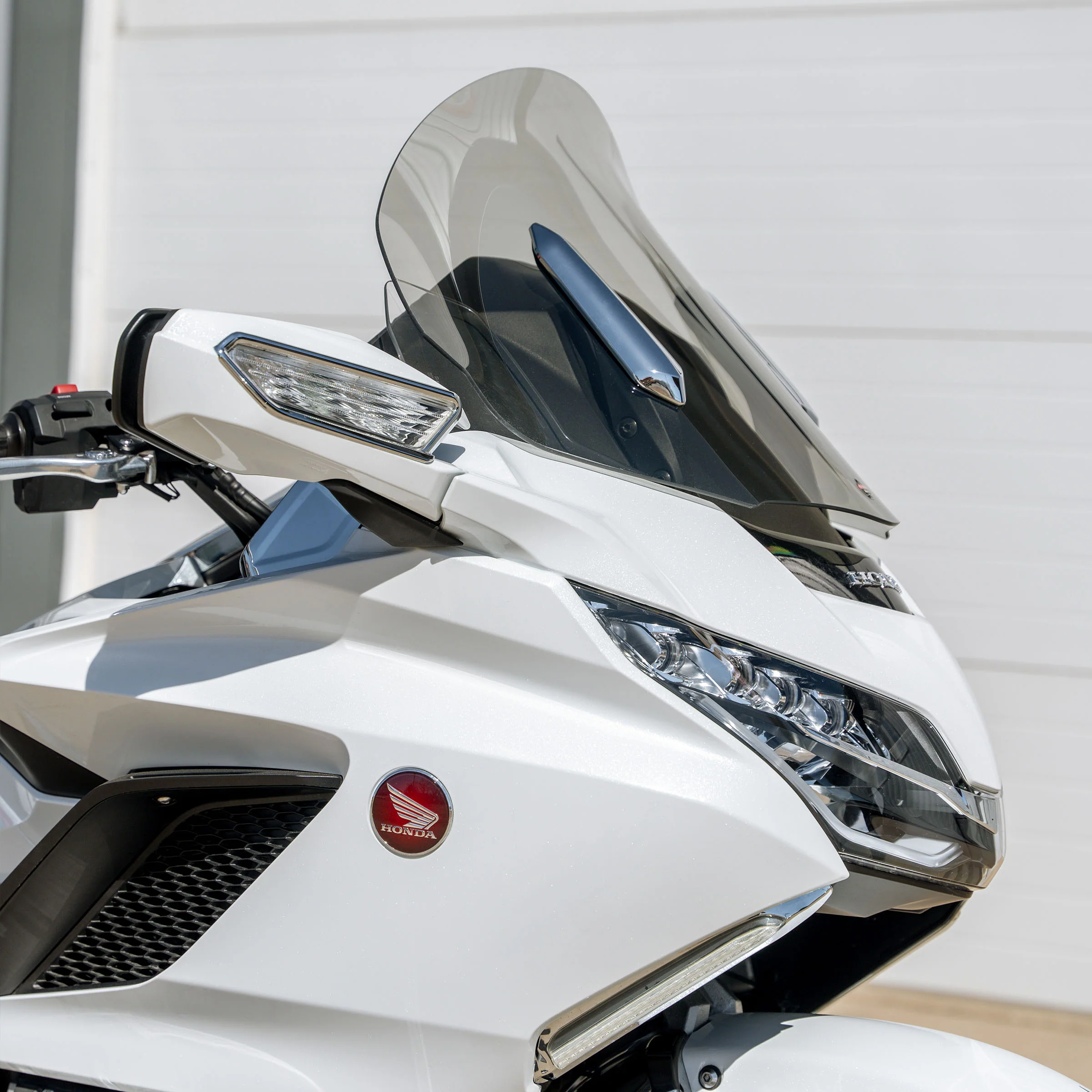 FlareĀ® Windshield for HondaĀ® 2018-2025 Gold Wing - Image 4