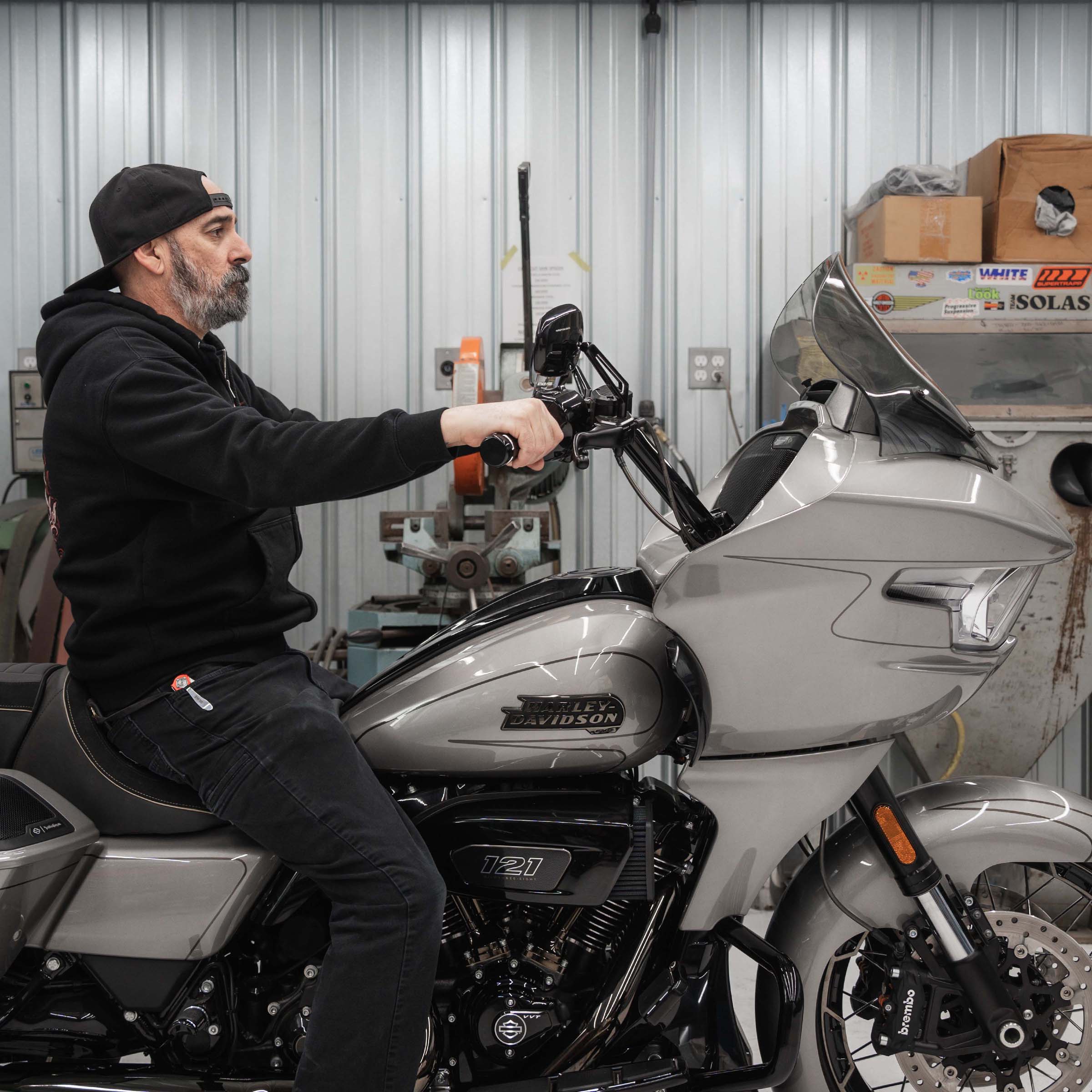 FlareĀ® Windshield for Harley-DavidsonĀ® 2023.5-2026 Road Glide (FLTR) - Image 58