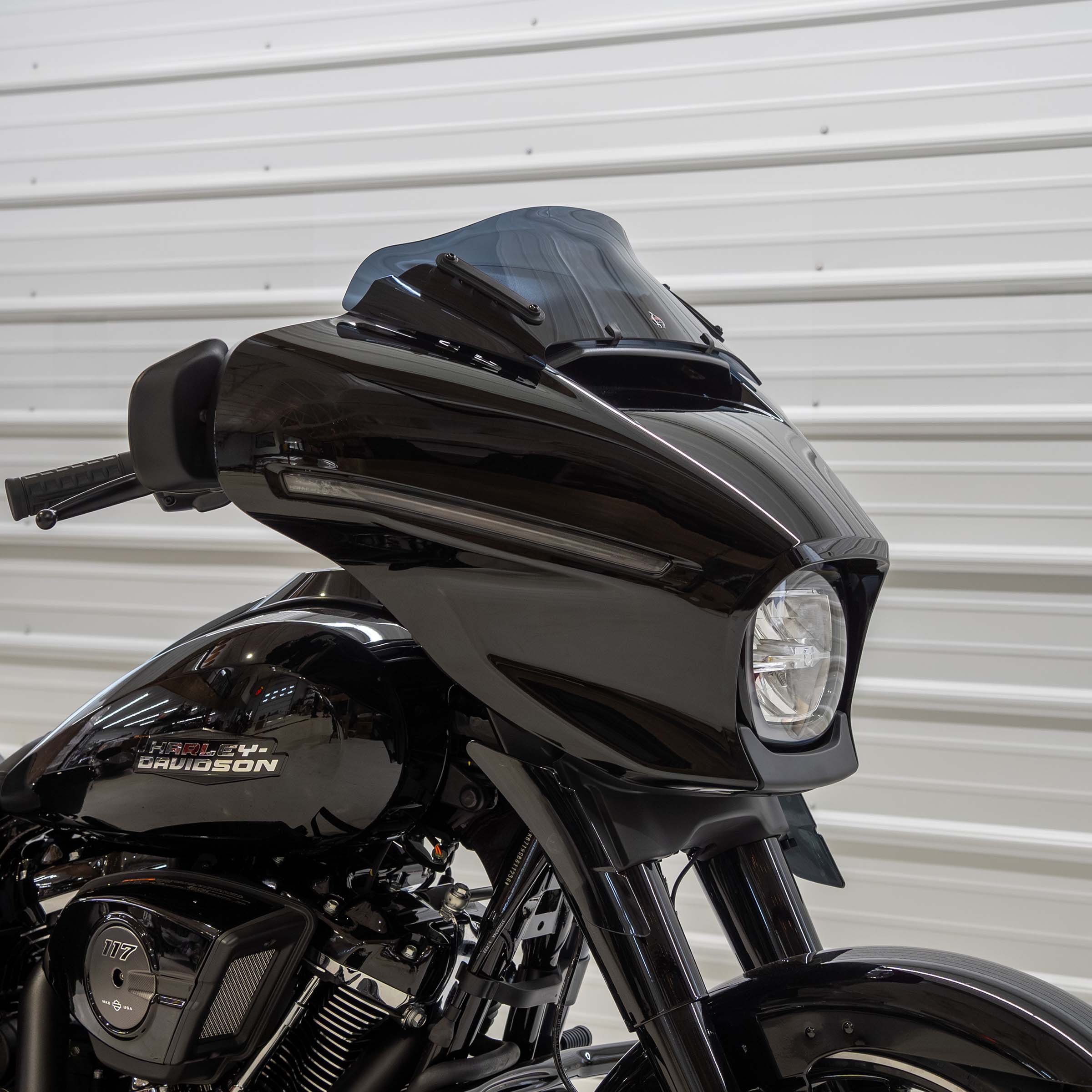 FlareĀ® Windshield for Harley-DavidsonĀ® 2023.5-2026 Street Glide (FLHX) - Image 12