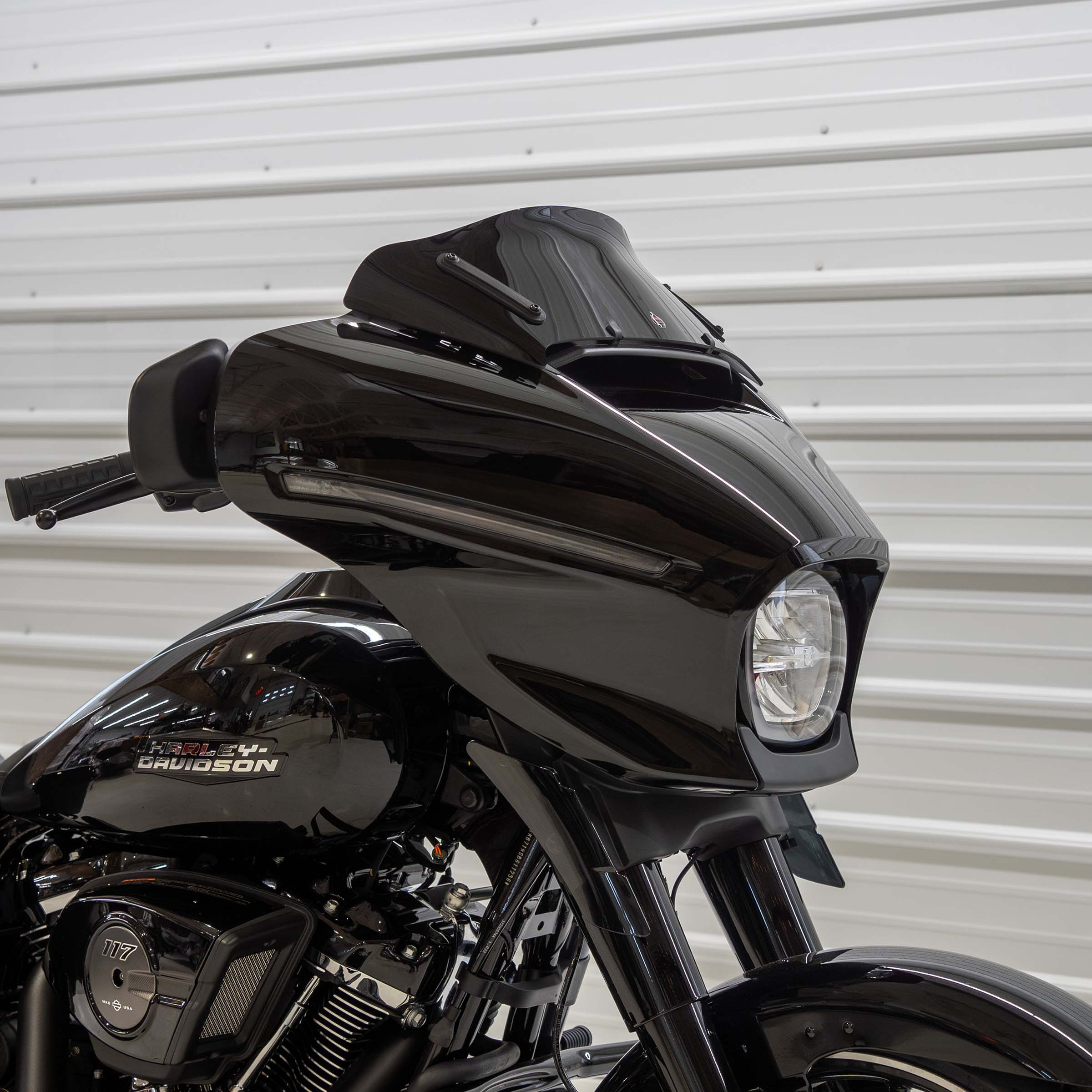 FlareĀ® Windshield for Harley-DavidsonĀ® 2023.5-2026 Street Glide (FLHX) - Image 16