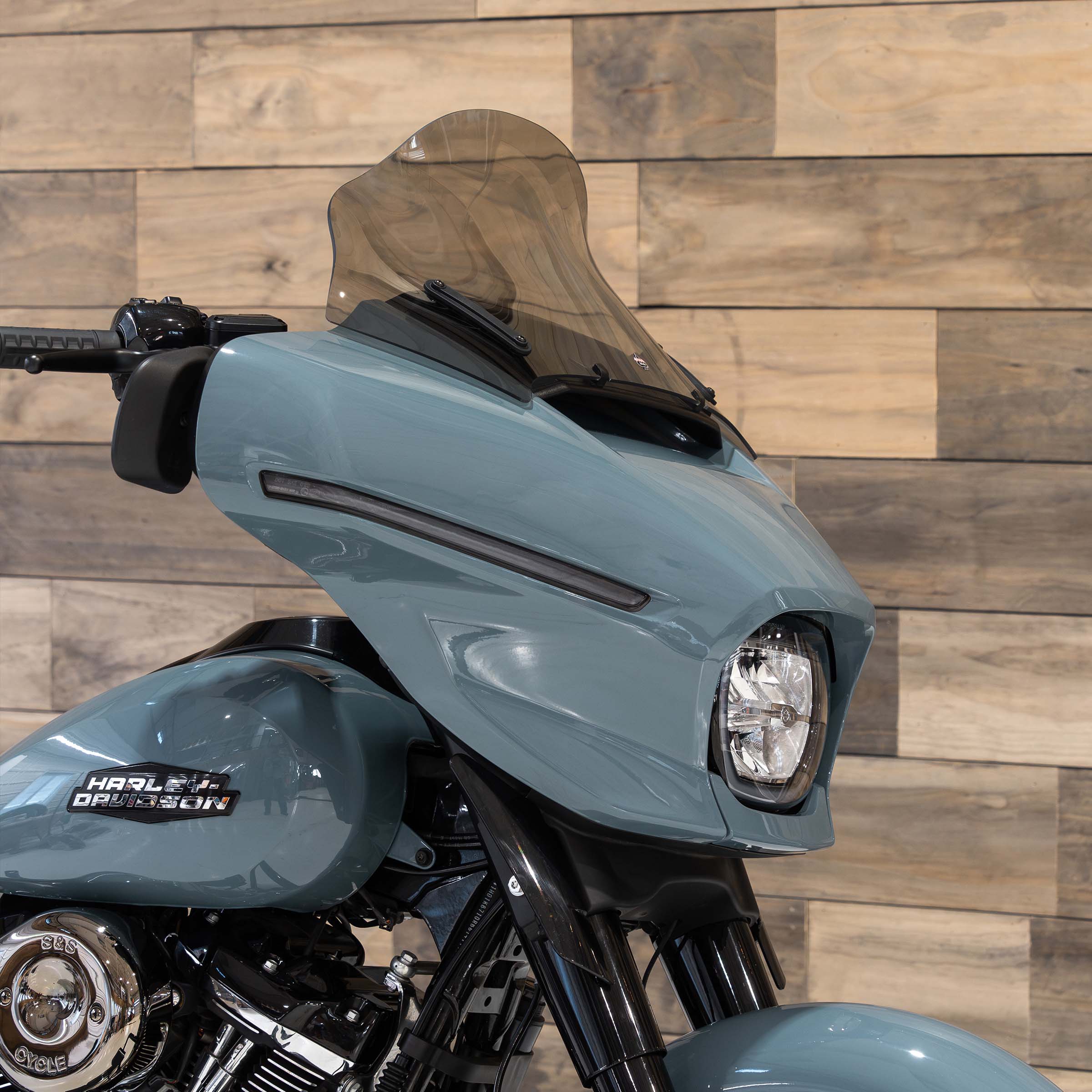 FlareĀ® Windshield for Harley-DavidsonĀ® 2023.5-2026 Street Glide (FLHX) - Image 49