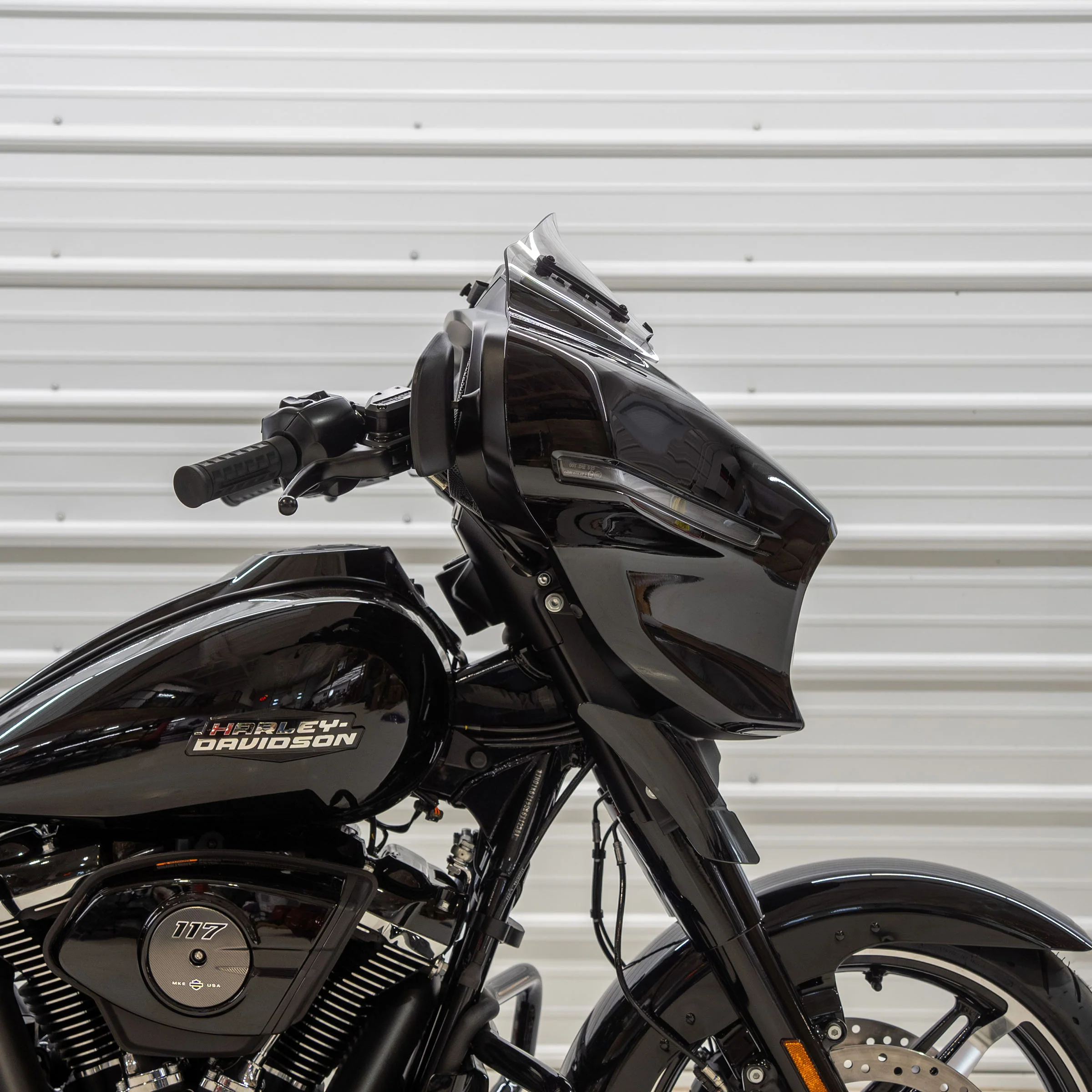 FlareĀ® Windshield for Harley-DavidsonĀ® 2023.5-2026 Street Glide (FLHX) - Image 5