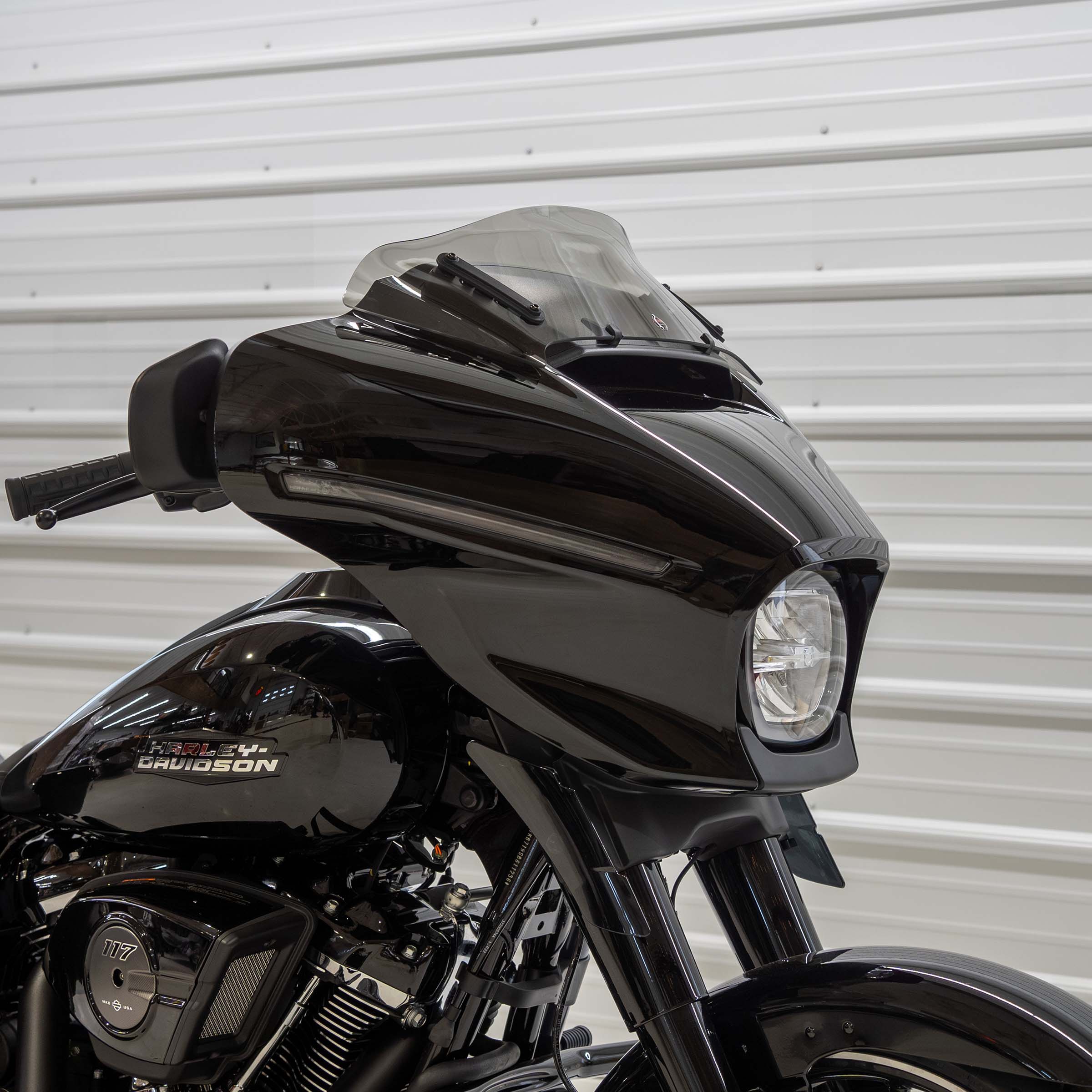 FlareĀ® Windshield for Harley-DavidsonĀ® 2023.5-2026 Street Glide (FLHX) - Image 8