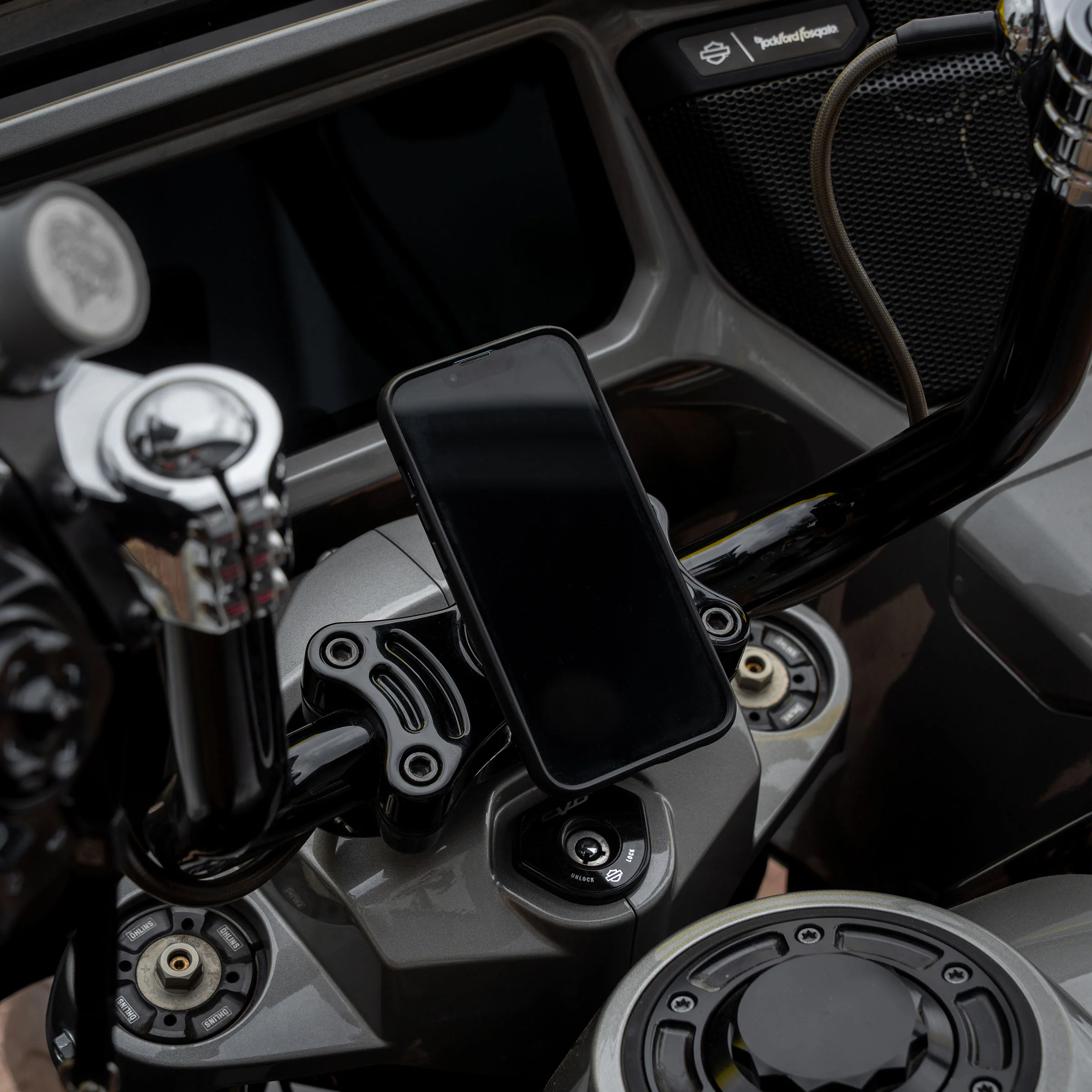 iOmounts® Center Riser Magnetic Phone Mount for H-D® 2023+ Road Glide - Image 6