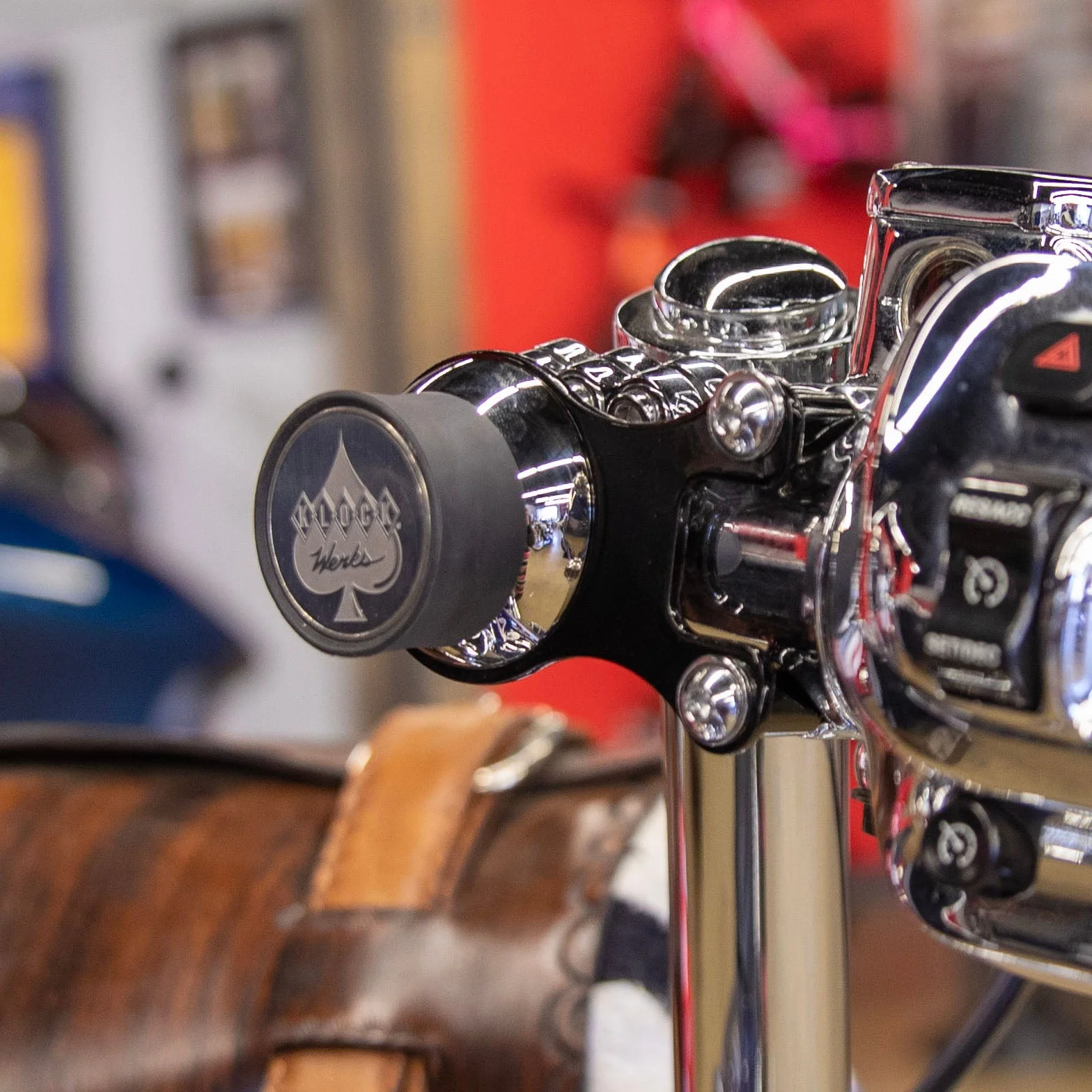 iOmounts® Magnetic Phone Mount for Indian® 2014-2026 Chief, Chieftain, Roadmaster and Springfield - Image 4