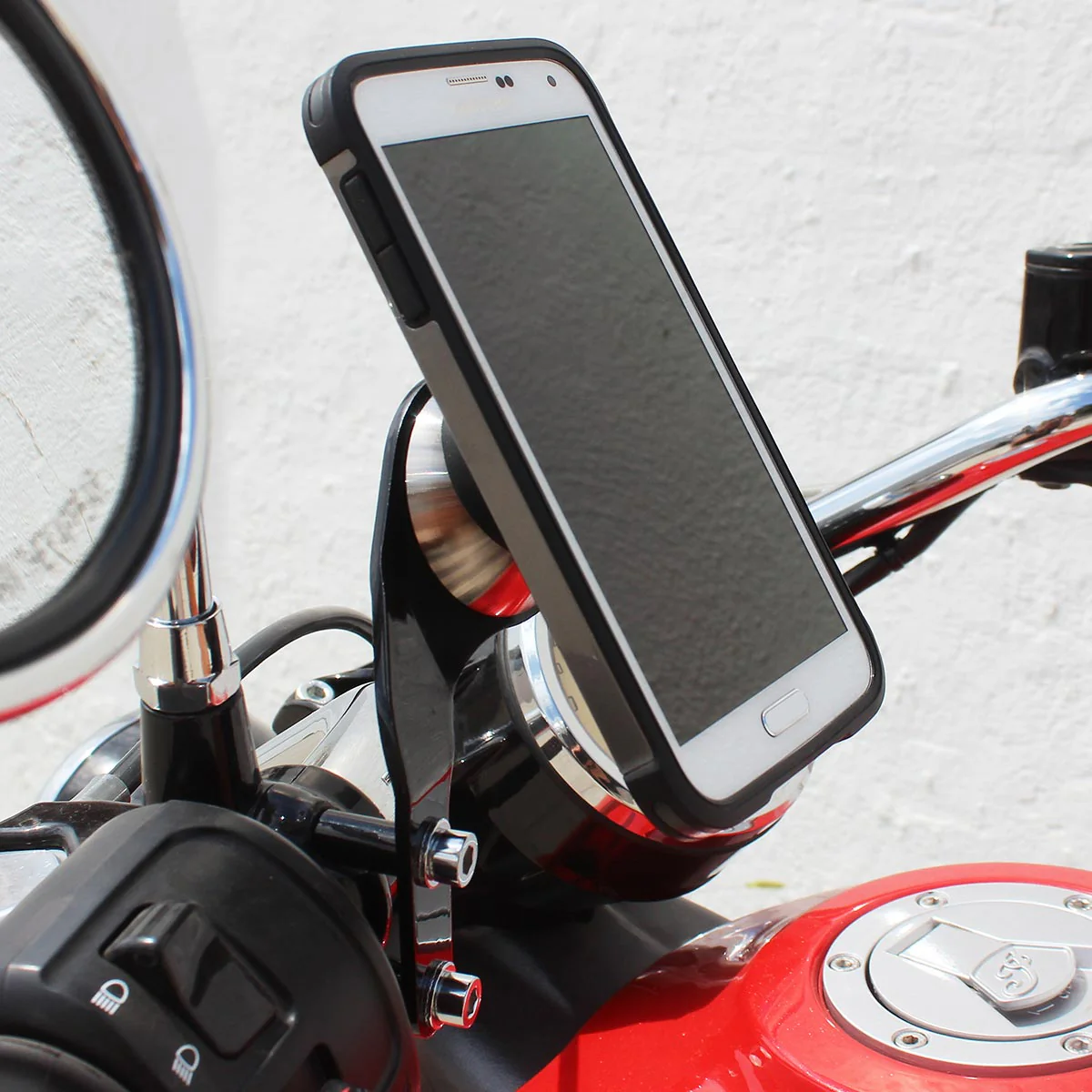 iOmounts® Magnetic Phone Mount for Indian® 2015-2026 Scout - Image 15