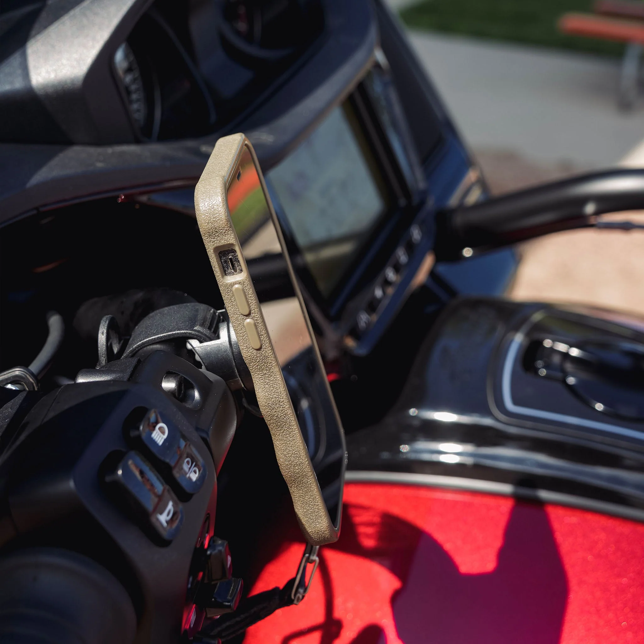 iOmounts® nomad™ Universal Phone Mount - Image 8