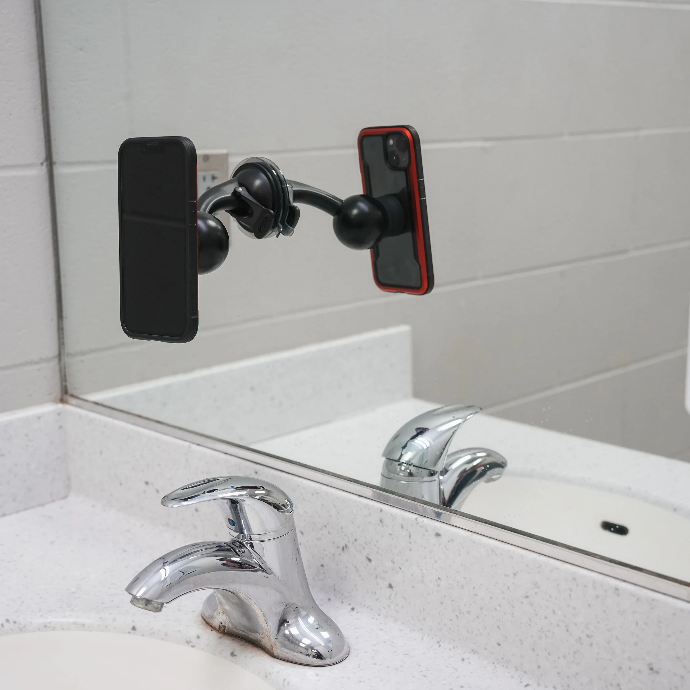 iOtraveler Suction Magnetic Car Phone Mount - Image 14