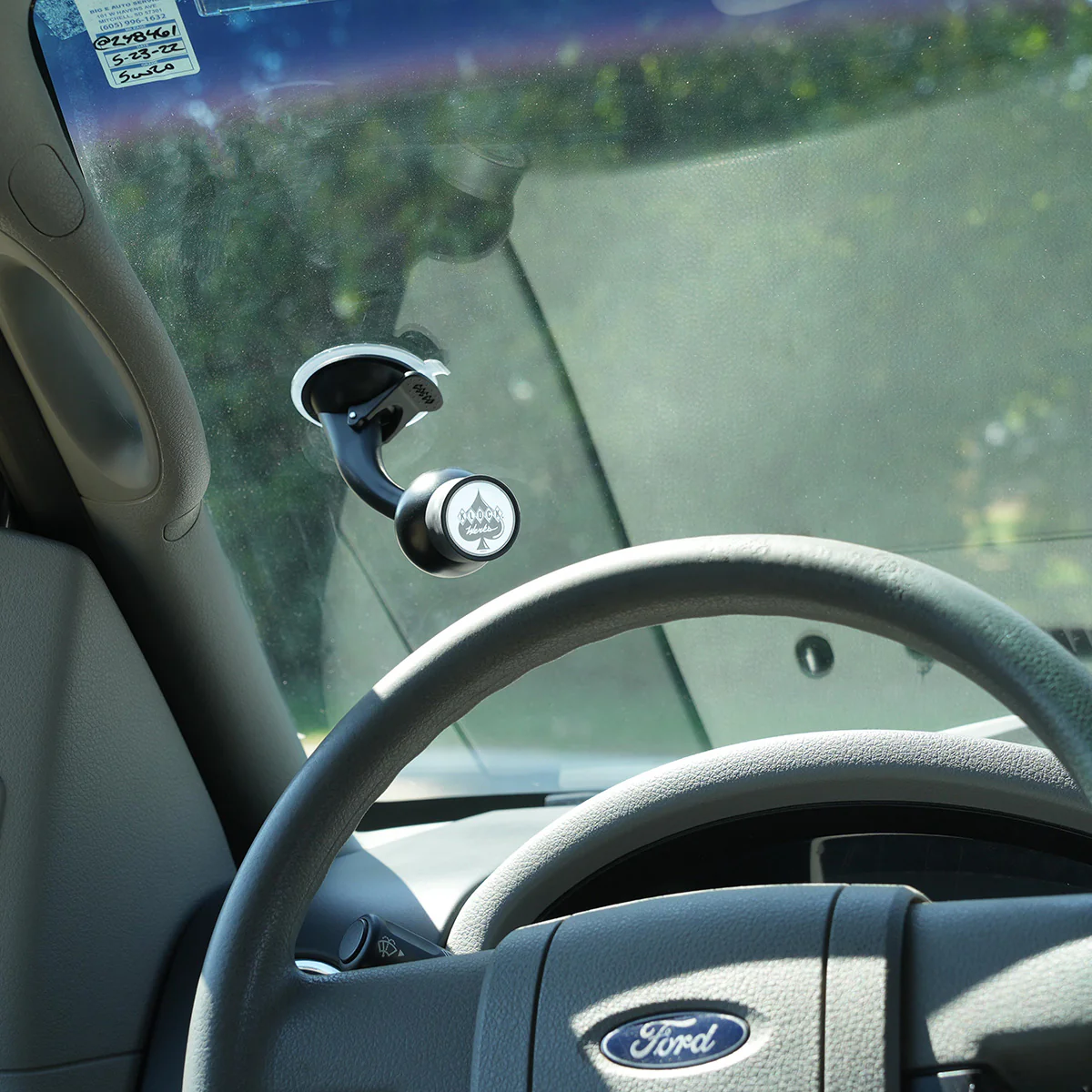 iOtraveler Suction Magnetic Car Phone Mount - Image 15