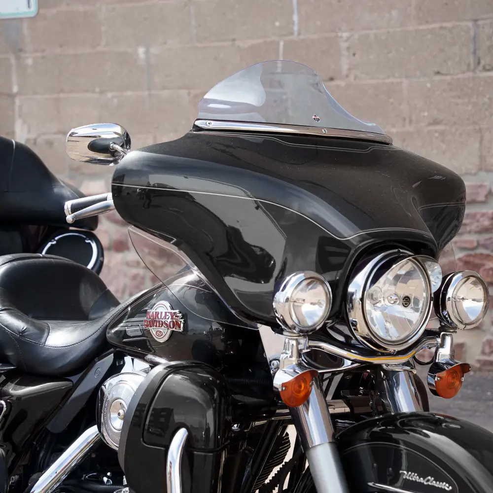 Kolor FlareĀ® Windshield for Harley-DavidsonĀ® 1996-2013 Street Glide (FLHT, FLHX) - Image 32