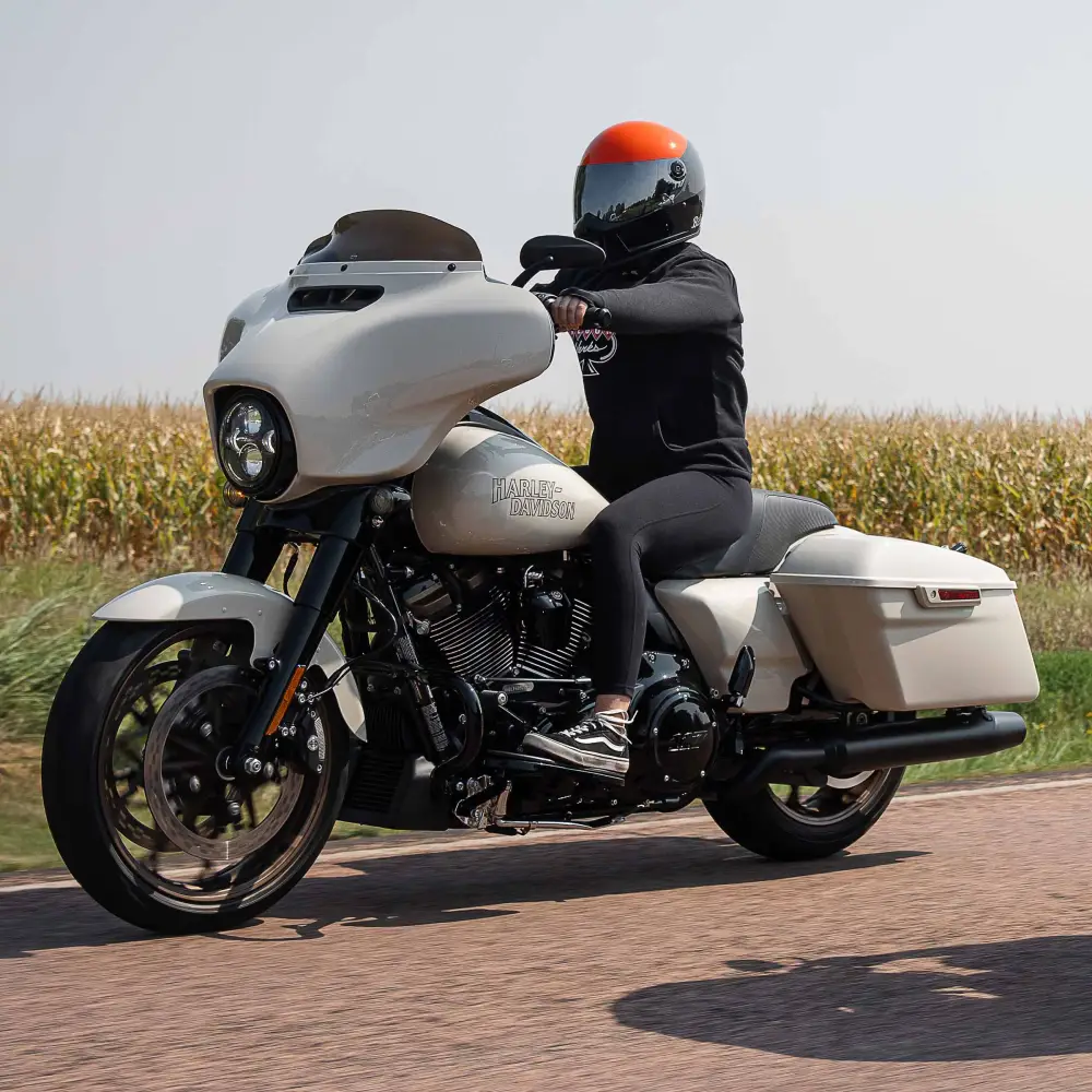 Kolor FlareĀ® Windshield for Harley-DavidsonĀ® 2014-2025 Street Glide (FLHT, FLHX) - Image 42