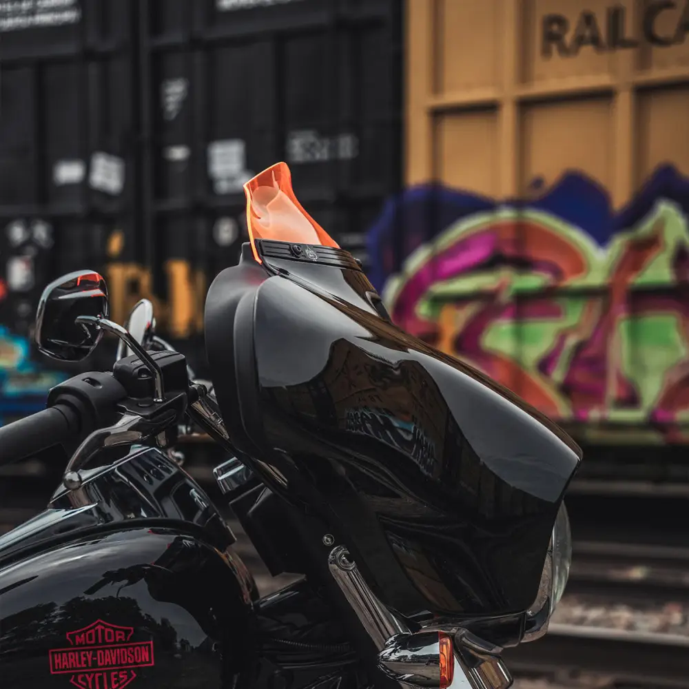 Kolor FlareĀ® Windshield for Harley-DavidsonĀ® 2014-2025 Street Glide (FLHT, FLHX) - Image 7