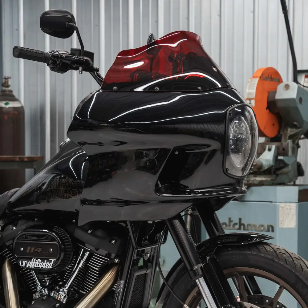 Kolor FlareĀ® Windshield for Harley-DavidsonĀ® FXRP Style Fairings - Image 16