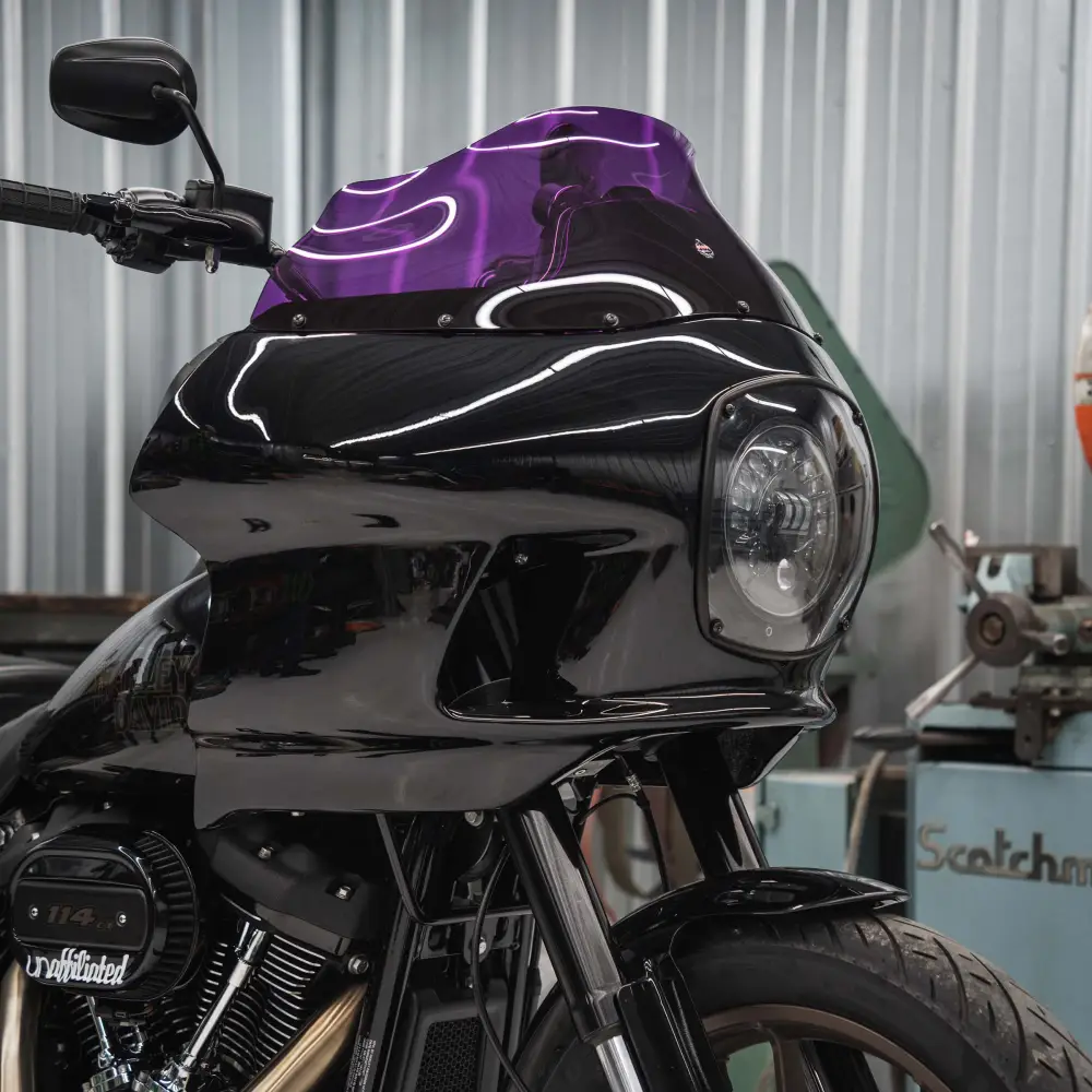 Kolor FlareĀ® Windshield for Harley-DavidsonĀ® FXRP Style Fairings - Image 28