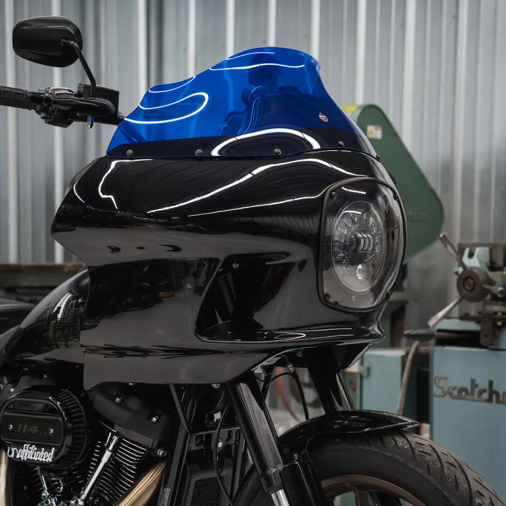 Kolor FlareĀ® Windshield for Harley-DavidsonĀ® FXRP Style Fairings - Image 4