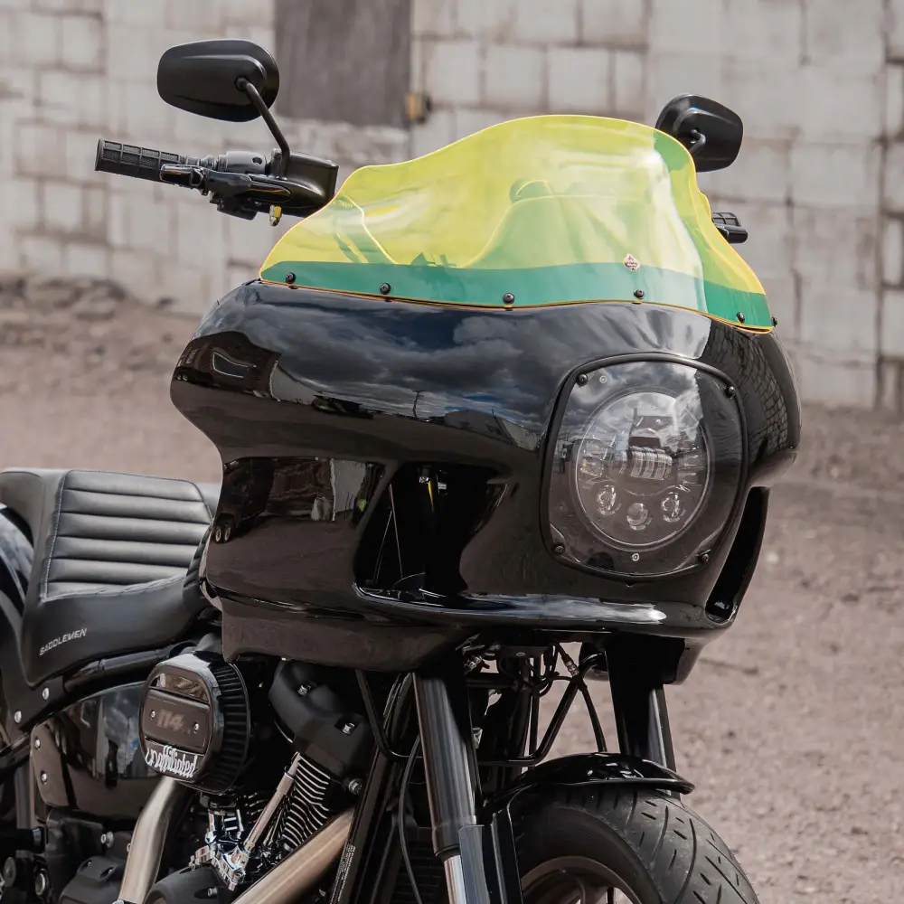 Kolor FlareĀ® Windshield for Harley-DavidsonĀ® FXRP Style Fairings - Image 9