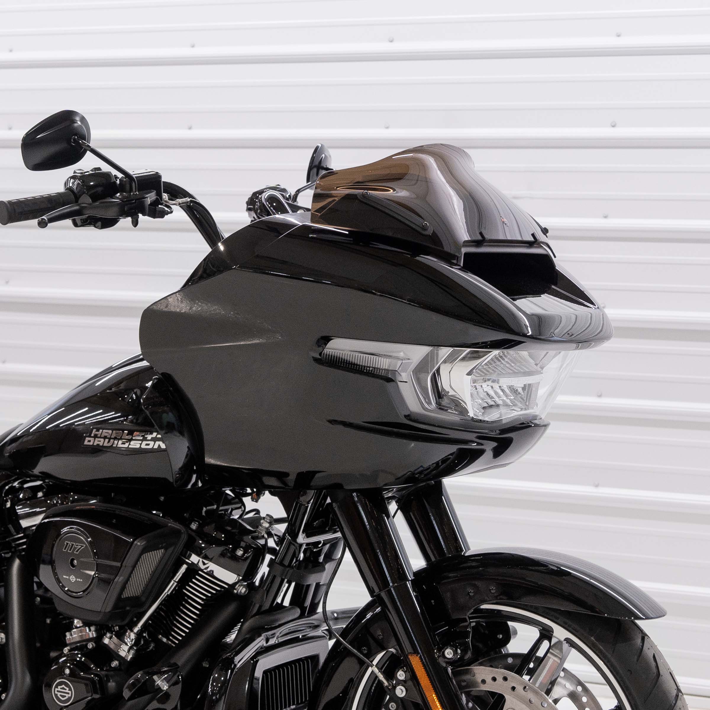 Kolor FlareĀ® Windshield for Harley-DavidsonĀ® 2023.5-2026 Road Glide (FLTR) - Image 37