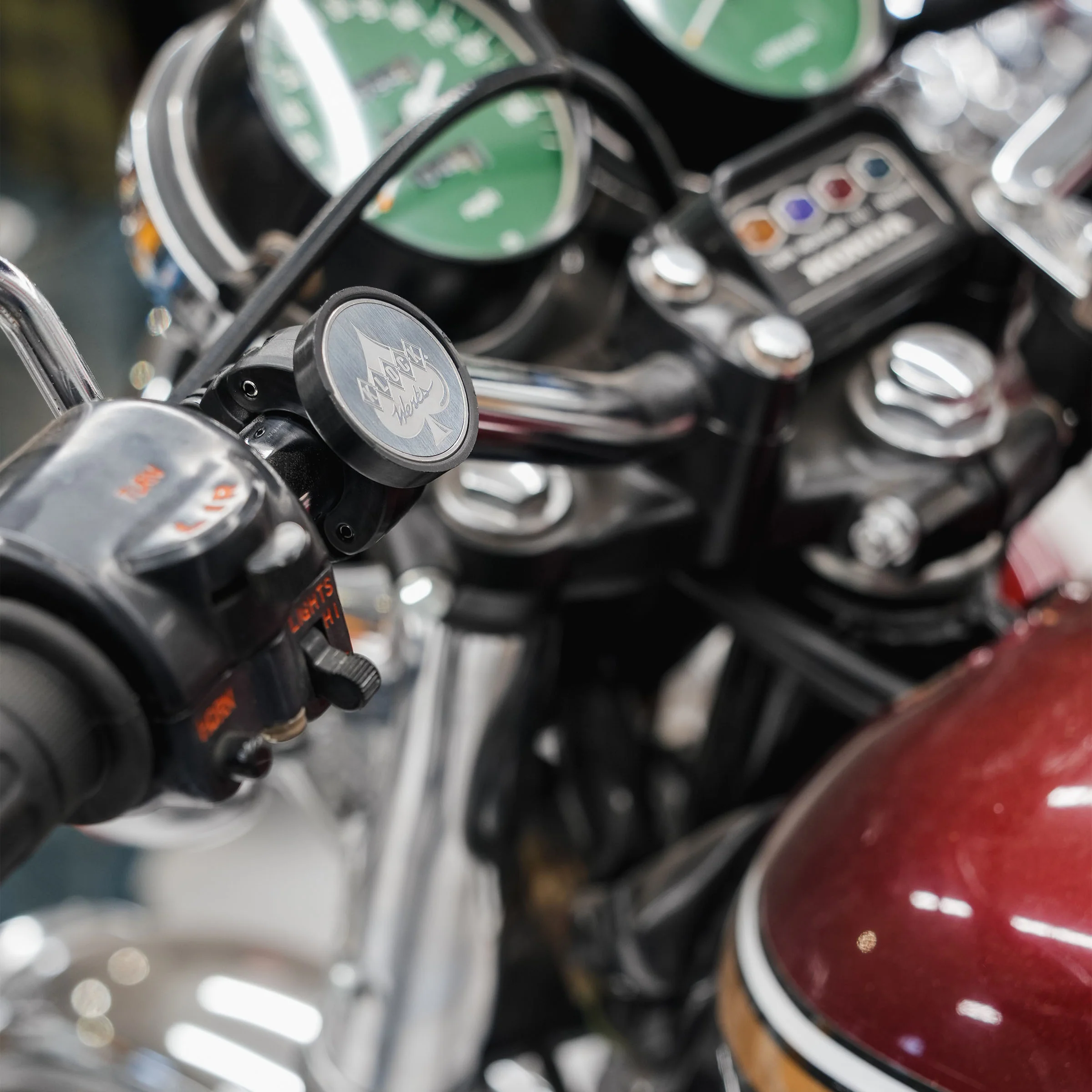 iOmounts® nomad+™ Universal Bar Phone Mount - Image 10