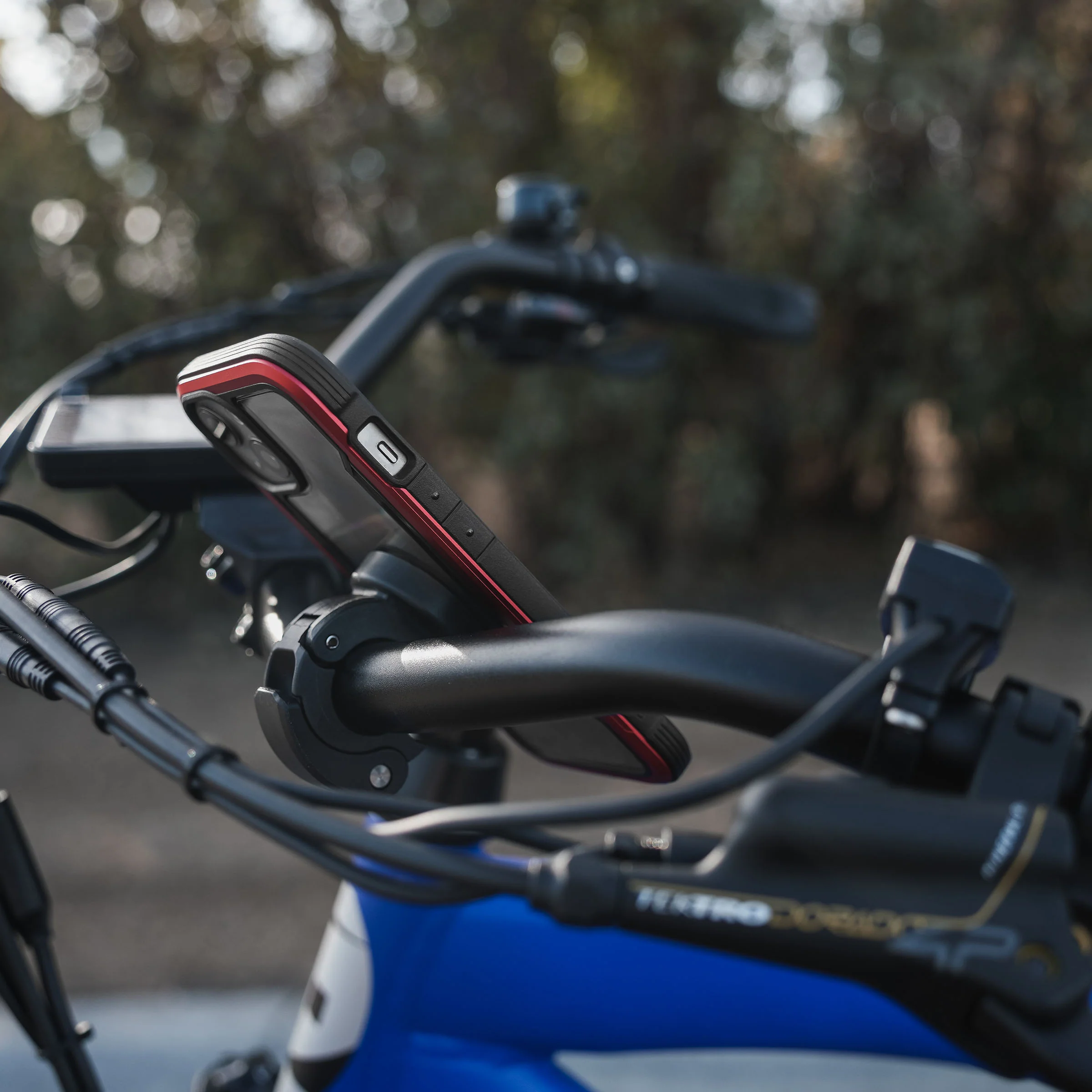 iOmounts® nomad+™ Universal Bar Phone Mount - Image 7