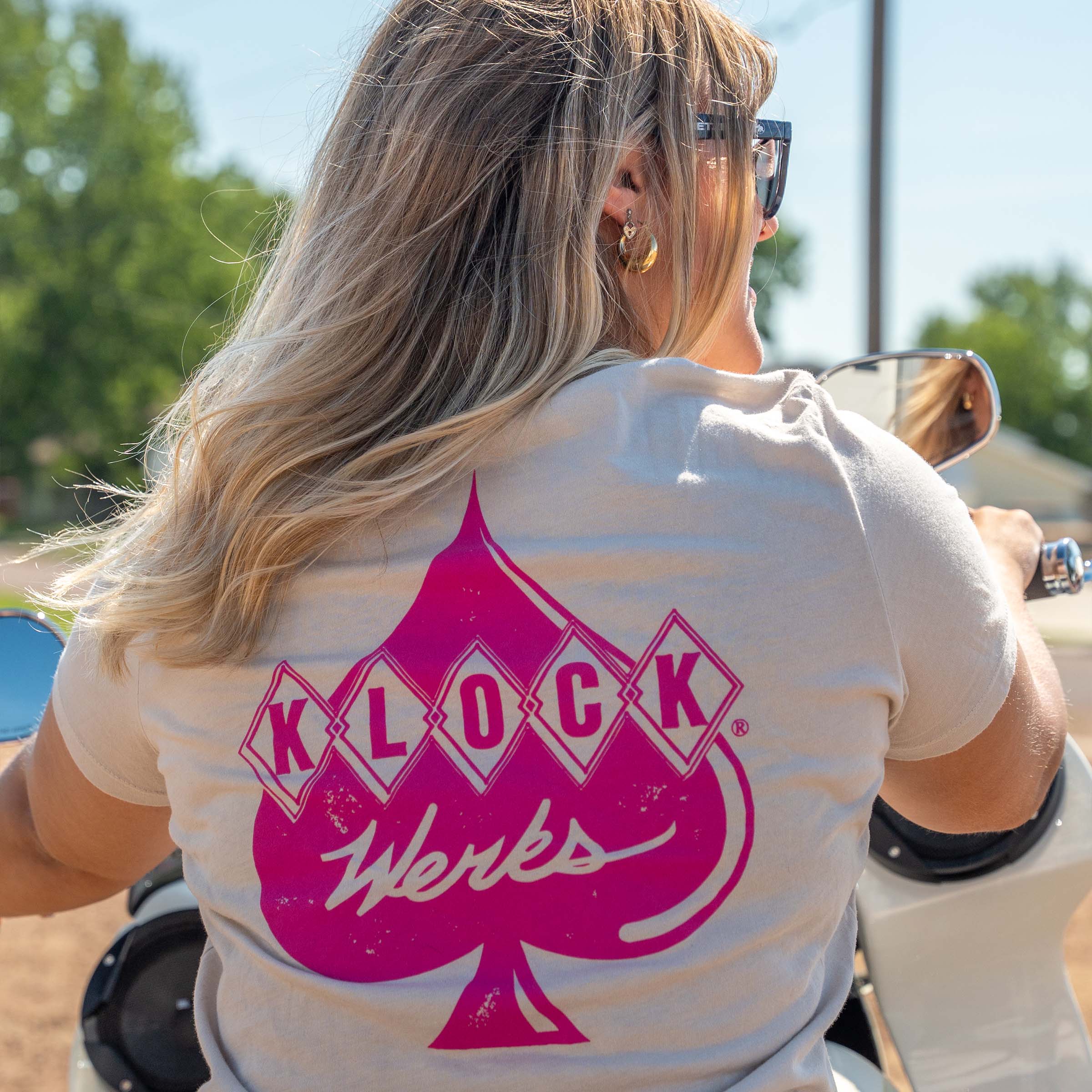 Women's Klassic Logo V-Neck - Image 6